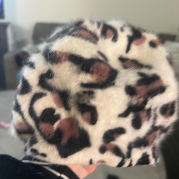Beret - leopard - Picture 3 of 4